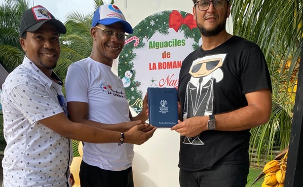 Alguaciles en La Romana celebran su fiesta navideña