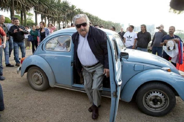 Expresidente José Mujica evoluciona satisfactoriamente tras operación de esófago