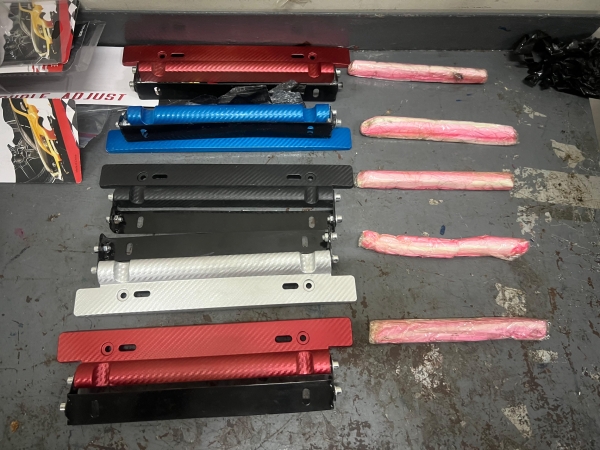 Descubren cocaína oculta en porta placas y computadora de vehículo  
