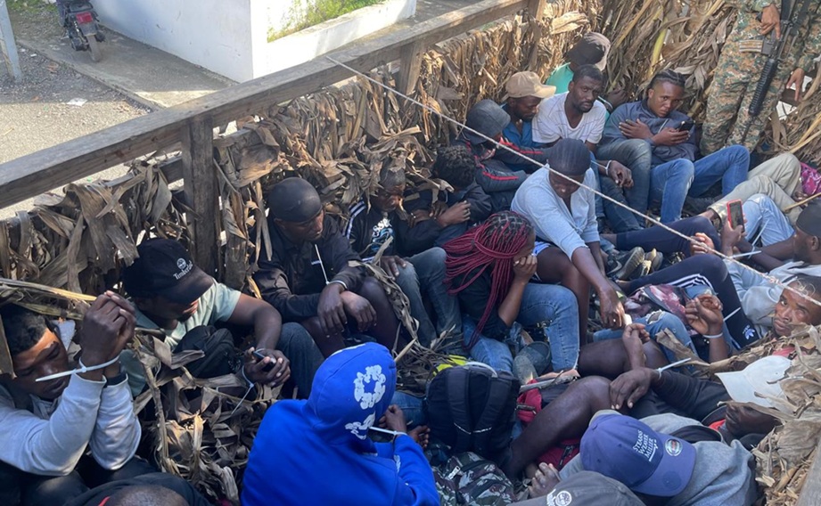 (Video) Otros 38 haitianos indocumentados fueron detenidos en Valverde