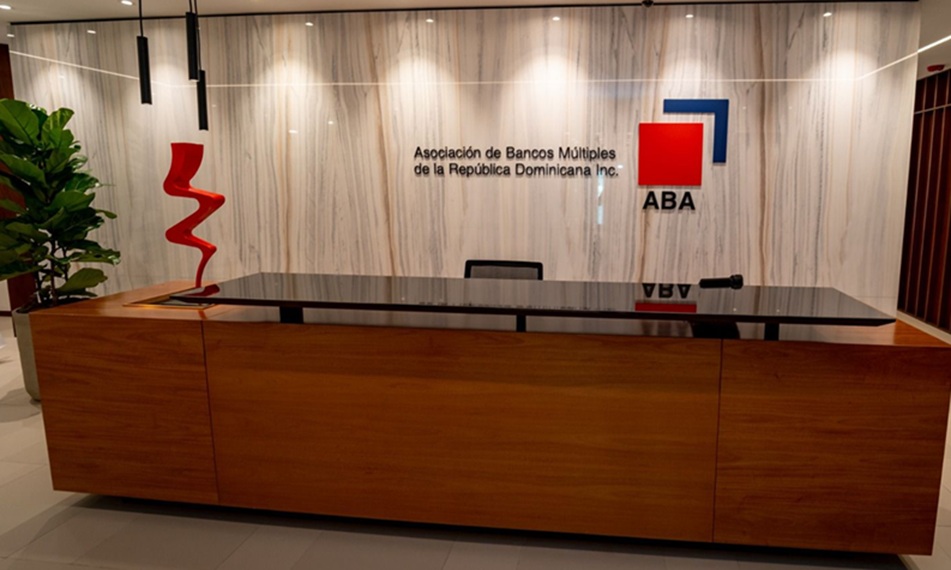 Bancos dominicanos captan RD$2.6 billones y otorga créditos privados por RD$1.80 billones en 2024