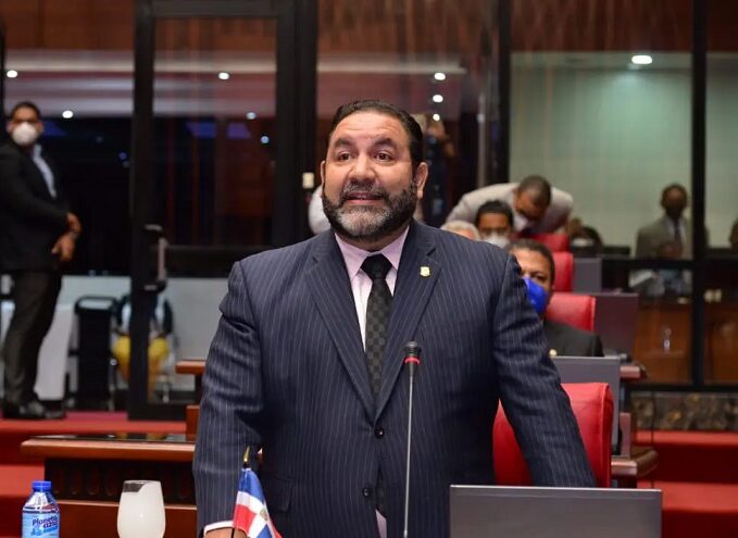 Senador PRSC pide aprobar de urgencia modificación Ley de Residuos (Ley 225-20)