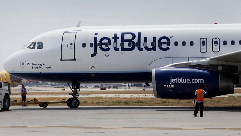 Aerolínea JetBlue multada con US$2 millones por retrasos crónicos