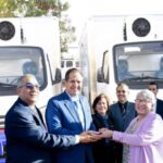 Salud Pública recibe dos furgonetas para el traslado de muestras de VIH