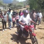 Comunitarios de El Charco Colorado en San Juan piden construcción de carretera