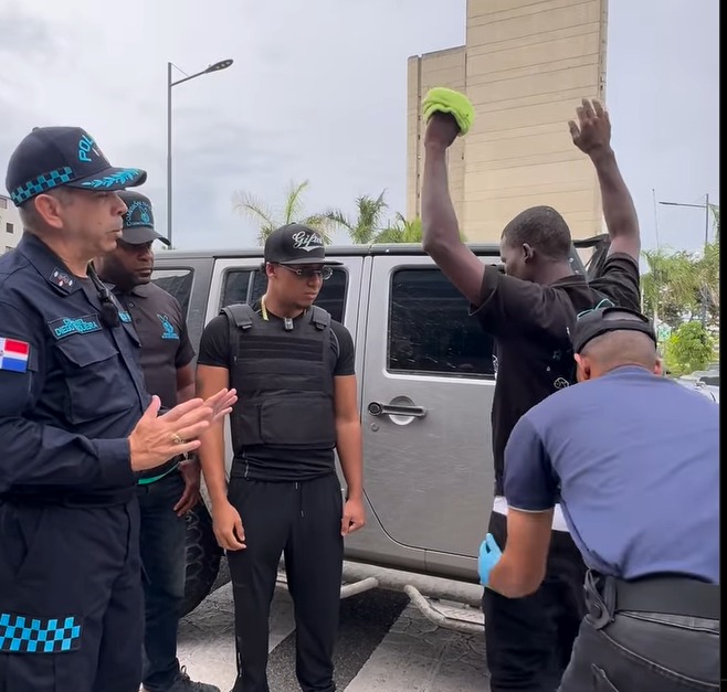 Por temor a que la Policía lo mate se entrega Pimpo el Haitiano
