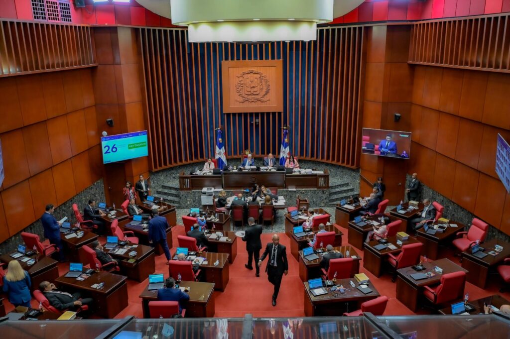 Senado deja sobre la mesa con varias modificaciones Ley Orgánica del Código de Trabajo  